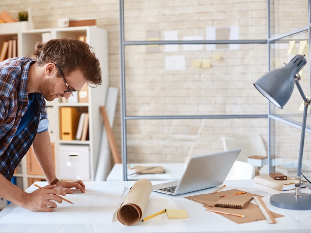 busy-architect-PYVKWM4343-min