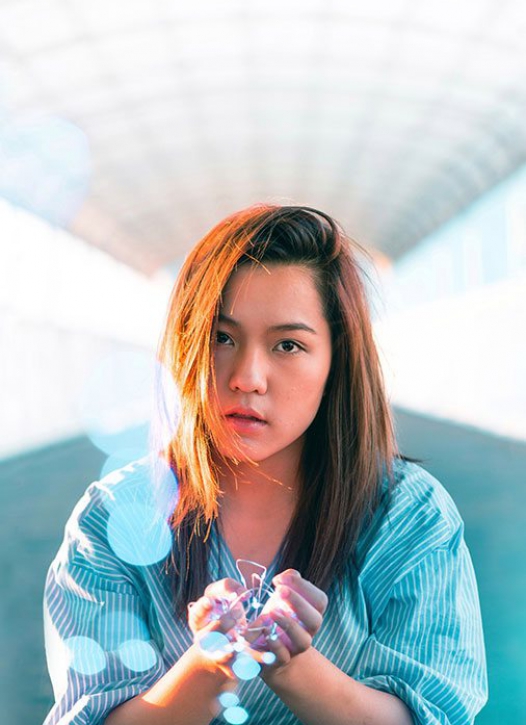 photo-1506648601690-min