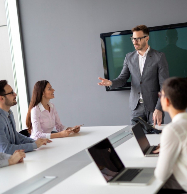 business-young-people-meeting-conference-FYRX2NL-min